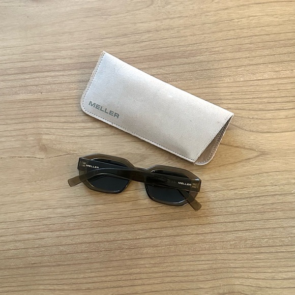 NWOT Meller Kessie Sunglasses - Picture 1 of 3